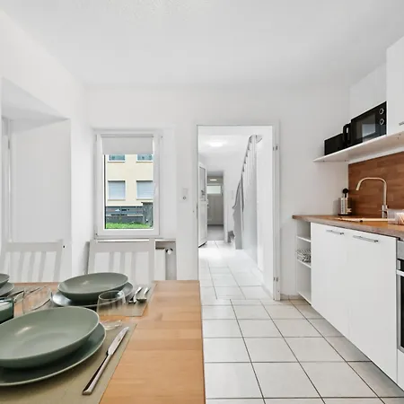 Bei Mit Garten Hunde Willkommen Und Grosse Terrasse أندرناخ